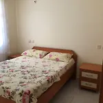 Goergen Apart