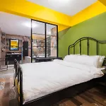 Flat W Jacuzzi And Backyard 6 Min To Kadikoy Coast