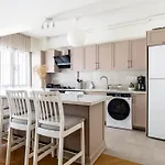 Chic Flat 5 Min To Moda Pier