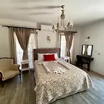 Alacati Albatross Hotel