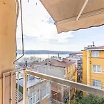 Stylish Apartment With Bosphorus View In Besiktas