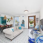 Villa Blue Island