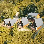 Komilo Vadi Bungalov 1