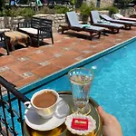 Sezgin Hotel