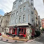 Elegance House Hotel