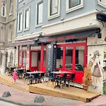 Elegance House Hotel