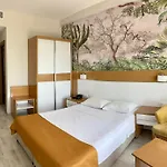 Hotel Santana