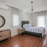 Marmaris'Te Oezel Havuzlu Villa