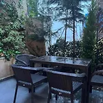 Uenlue Apartments