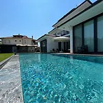 Villa White Cloud