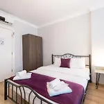 Deluxe Apart By Frame