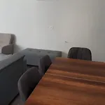 Esyali Havuzlu Daire Muhafazakar Aileler Icindir