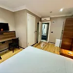 Aram Kerasi Rooms
