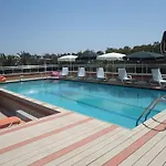 Zeus Hotel