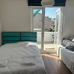 Sunny Terrace Retreat Near Taksim Square