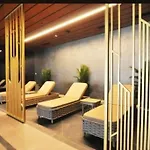 Luxury Suites With Gym And Pool Floor40