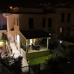 Cesme Center Villa With Pool Leylacanhouse