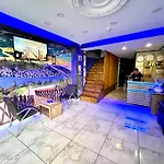 Comfort Nevvaz Suit Taksim