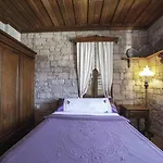 Cunda Tas Konak Otel