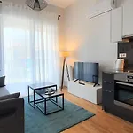 Near Airport Metro 1-Bdr Apartment Gympool