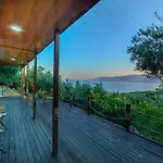 Super Exclusive Bungalow Vacation