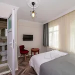 Grand Romanos Hotel