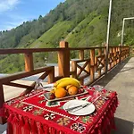 Pugari Hotel