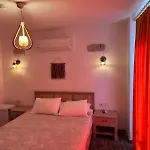 Paris Alacati Butik Otel
