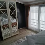 O'Chena Akyuz Par In Uzungoel