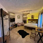 Kirlance Hotel