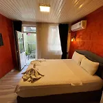 Taksim Bricktown Suite