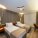 Vess Hotel