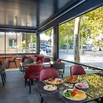 Vess Hotel