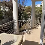 Erguen Apt 37-2