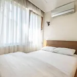 Spacious Apartment, 1-Min To Taksim Square