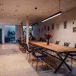 Room With A Common Bathroom In A Digital Nomad House 110