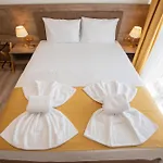 E87 Highway Otel