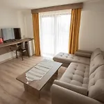E87 Highway Otel