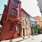 Taksim Private Terrace Close To Antique Store Galata Port Cihangir