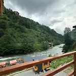Nayon Bungalov