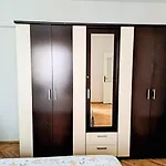 Spacious And Bright Apartment - Dirim House