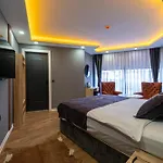 Viv City Hotel