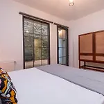 Cosy Apartment With Garden Balcony