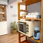 A Cozy, Quiet Home With Great View In City Center