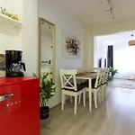 Fully Renovated 2Br Flat In Prime Location At Moda