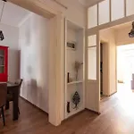 Historic 2Br Nisantasi Sisli Flat High Ceilings
