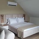 Petra Port Hotel