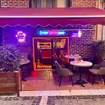 Golden Arrow Old City Hotel