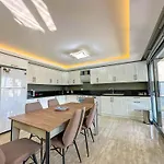 Goecek Marin B 4+1 Villa, Oezel Havuzlu