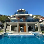 Goecek Marin C 4+1 Villa, Oezel Havuzlu